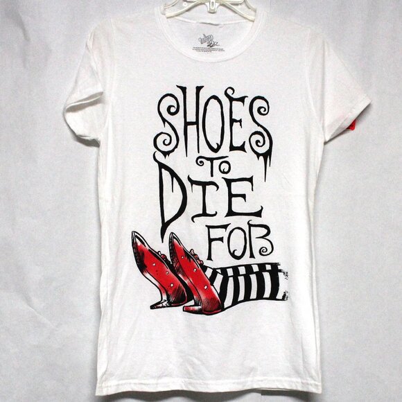 The Wizard of Oz NWT Size Medium Short Sleeve Tee - Shoes To Die For - Picture 1 of 7